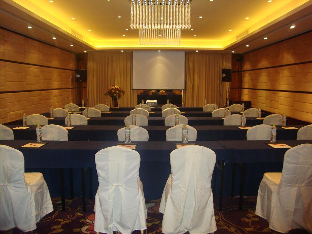 Ramada Plaza Lianyungang Hotel Exterior foto