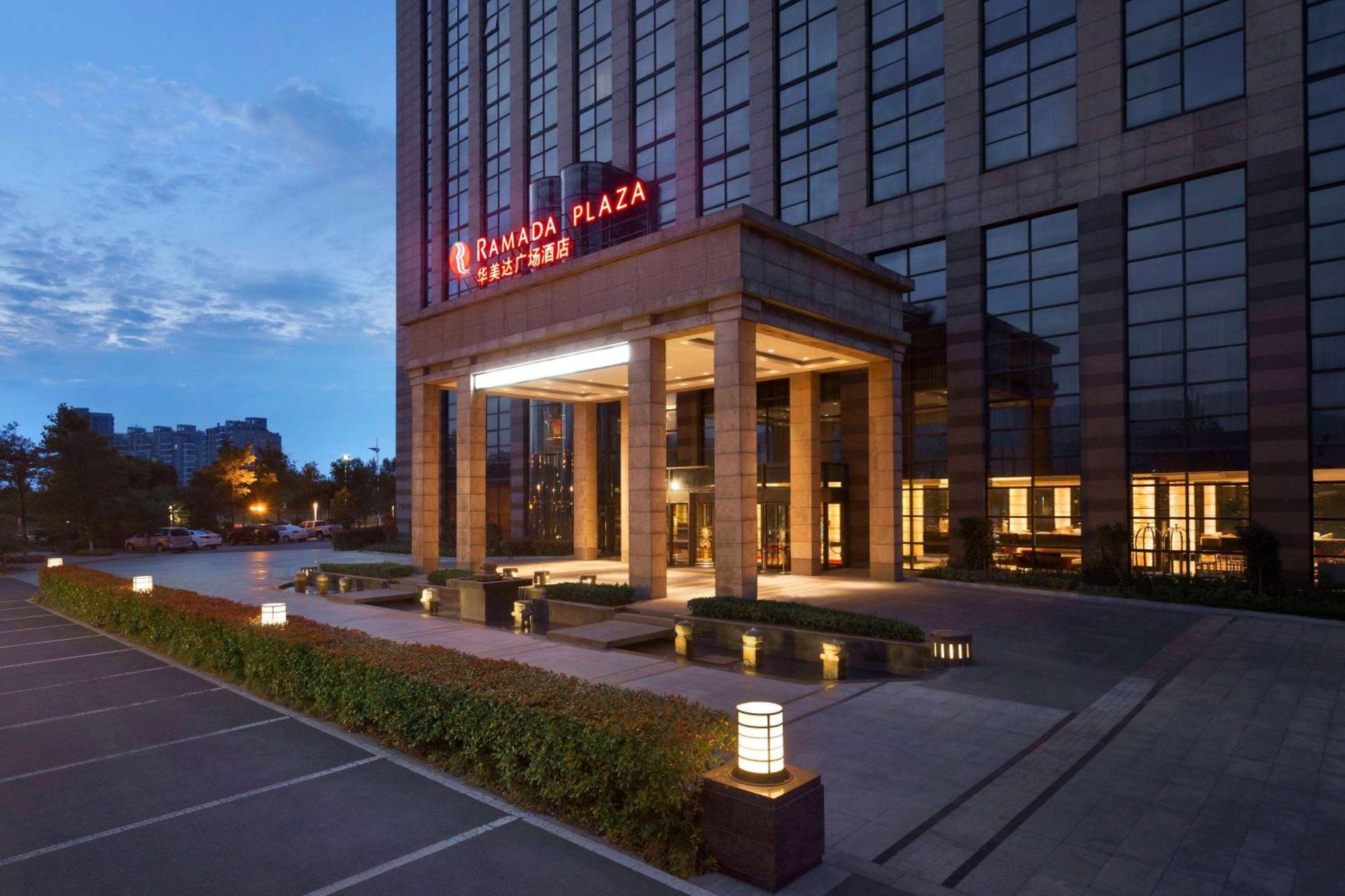 Ramada Plaza Lianyungang Hotel Exterior foto